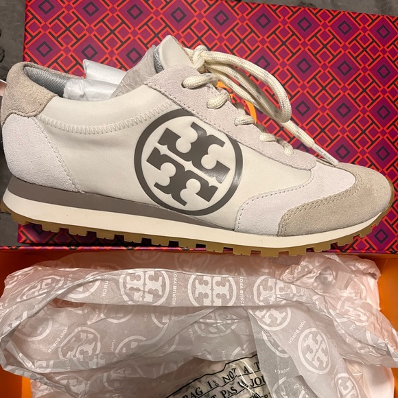 Tory Burch Women's Vintage Nylon Runner Fashion Sneakers - Picture 1 of 4